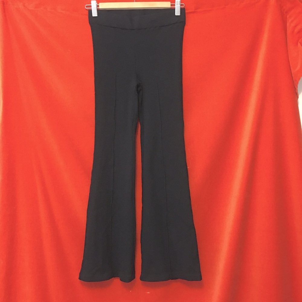 Donni the rib kick flare pants in black size small fall cozy casual cropped